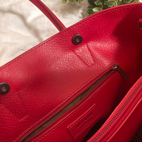 Matt&Nat Red Handbag - Picture 3 of 6